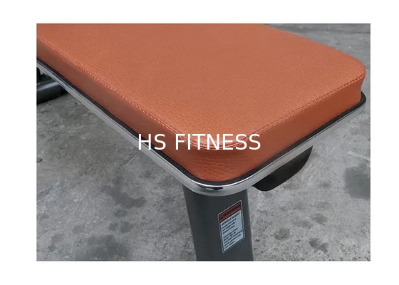 Séance d'entraînement à la maison adaptée aux besoins du client d'haltère de banc plat de support de gymnase