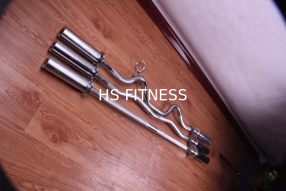 Z forment l'exercice d'intérieur de barre d'haltérophilie d'accessoires de séance d'entraînement de gymnase
